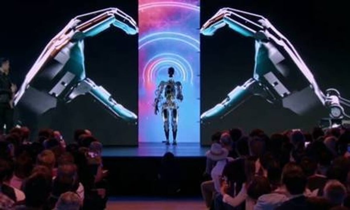 Έλον Μασκ: Παρουσίασε το ανθρωποειδές ρομπότ Optimus στη Μέρα Τεχνητής Νοημοσύνης της Tesla