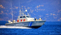 Σαντορίνη: Σε δυσχερή θέση ιστιοφόρο σκάφος που παρουσίασε μηχανική βλάβη