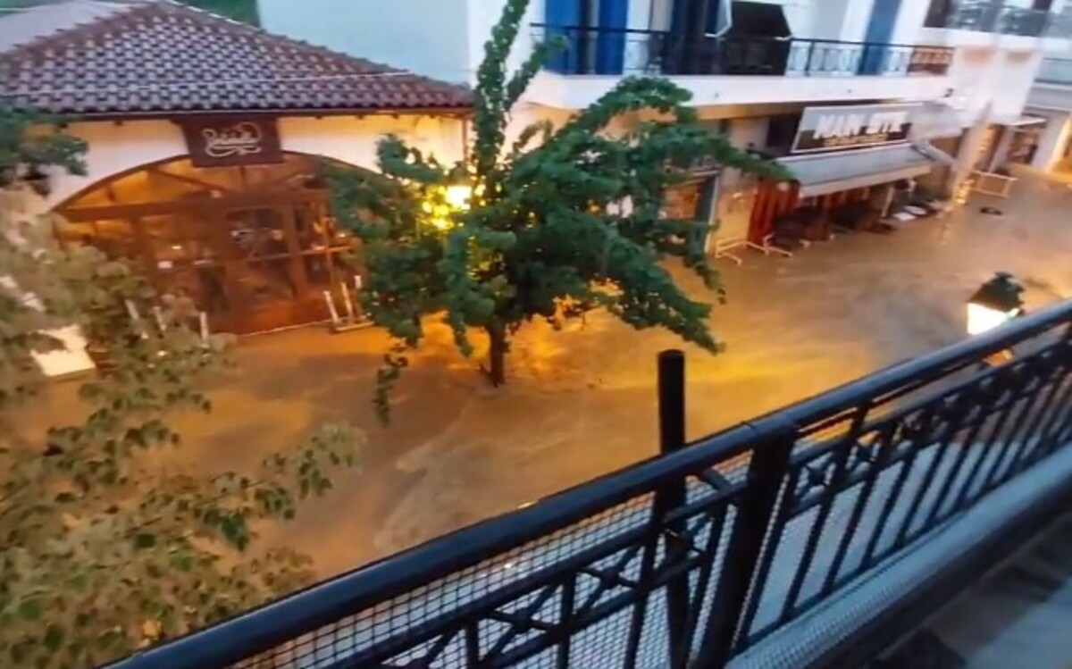 Κακοκαιρία Daniel: Νέο βίντεο από τη Σκιάθο προκαλεί δέος - Χείμαρροι οι δρόμοι του νησιού
