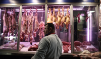 «Τσουχτερή» η Τσικνοπέμπτη: Στα 18 ευρώ «πέταξαν» τα παϊδάκια - Σύγκριση τιμών στο κρέας πέρσι και φέτος