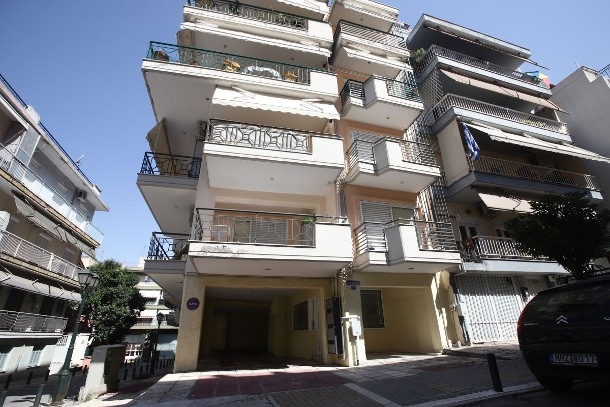 Θεσσαλονίκη: Φρίκη από τις αποκαλύψεις – Ο 50χρονος σχεδόν αποκεφάλισε τη μητέρα του