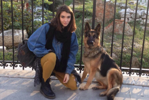 Σοφίνα Λαζαράκη: Η κόρη της Μηλιαρέση καταγγέλλει αστυνομική βία