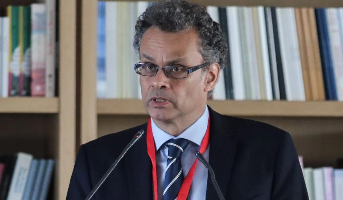 Ο Κοντιάδης συνθλίβει το αφήγημα περί απορρήτου στην Επιτροπή Θεσμών και Διαφάνειας