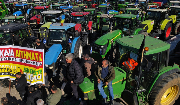 Αγρότες: Ξεκινούν μπλόκα σε εθνικές οδούς και τελωνεία - Πότε κατεβαίνουν Αθήνα τα τρακτέρ