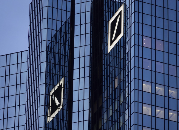 Έφοδος στη Deutsche Bank: Έρευνα για ξέπλυμα χρήματος στα κεντρικά στη Φρανκφούρτη
