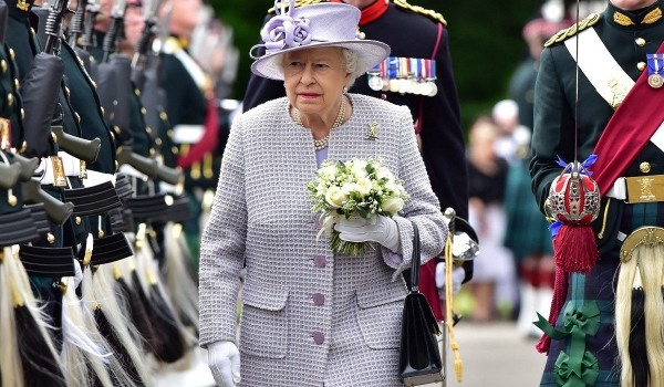 Βασίλισσα Ελισάβετ: Στη δημοσιότητα το πιστοποιητικό θανάτου της - Από τι πέθανε