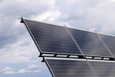 Metka EGN Mytilineos: Συνεργασία για την υλοποίηση τριών ηλιακών έργων στο Ηνωμένο Βασίλειο