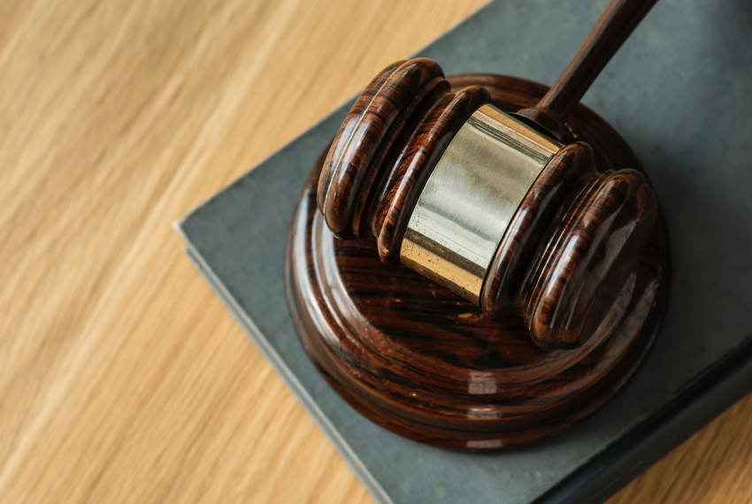 Δίωξη για 11 αδικήματα στην υπόθεση της παράνομης αποφυλάκισης Φλώρου
