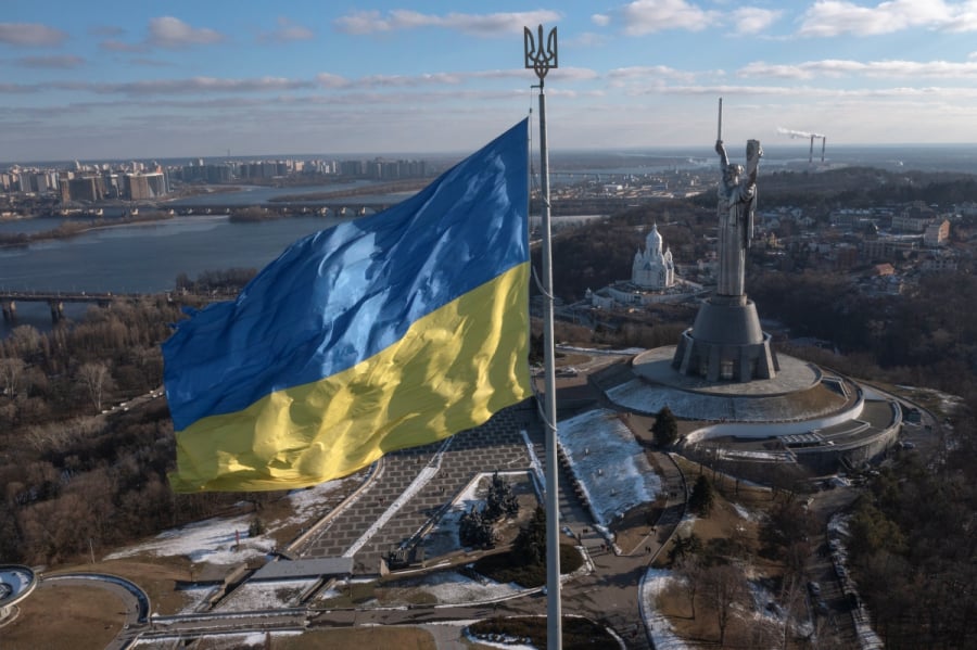 Η Ουκρανία χάνει και τον πόλεμο στην οικονομία: Πάει για επίσημη πτώχευση - «Καπνός» 20 δισ. ομόλογα