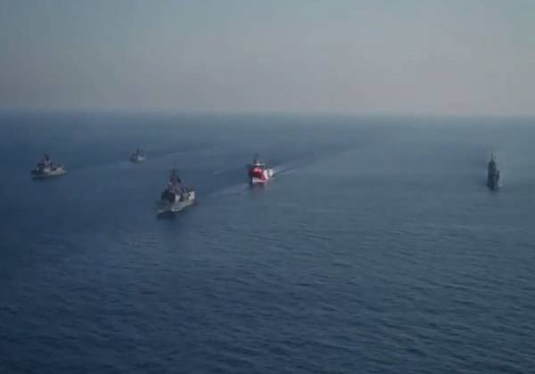 Πόλεμος προπαγάνδας με νέο βίντεο του Oruc Reis να συνοδεύεται από πολεμικά πλοία