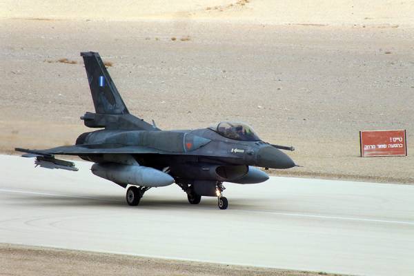 Στην Βουλή η τροπολογία για την αναβάθμιση των F-16 σε Viper