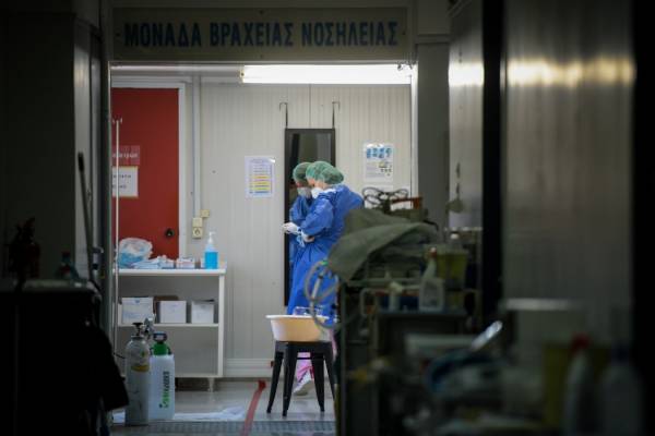 Κορονοϊός: Στους 15 οι διασωληνωμένοι ασθενείς κάτω των 40 ετών