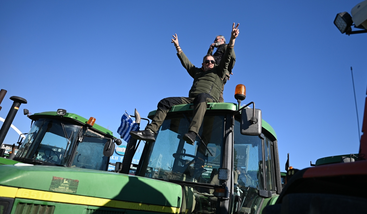 «Αγριεύουν» οι αγρότες: Ενισχύονται τα μπλόκα - Πορεία με τρακτέρ έως το ΥΜΑΘ