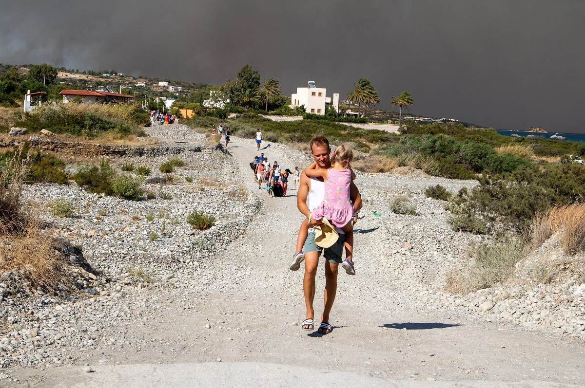 Κ. Λαγουβάρδος για φωτιά στη Ρόδο: Άσχημα τα νέα, δυστυχώς και σήμερα ΒΔ άνεμοι