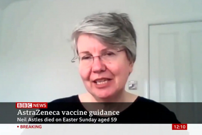 Εμβόλιο AstraZeneca: Συγκινεί η αδελφή θύματος που πέθανε από θρόμβωση