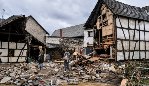 Γερμανία: 156 οι νεκροί από τις πλημμύρες - Πάνω από 100.000 χωρίς νερό και ρεύμα
