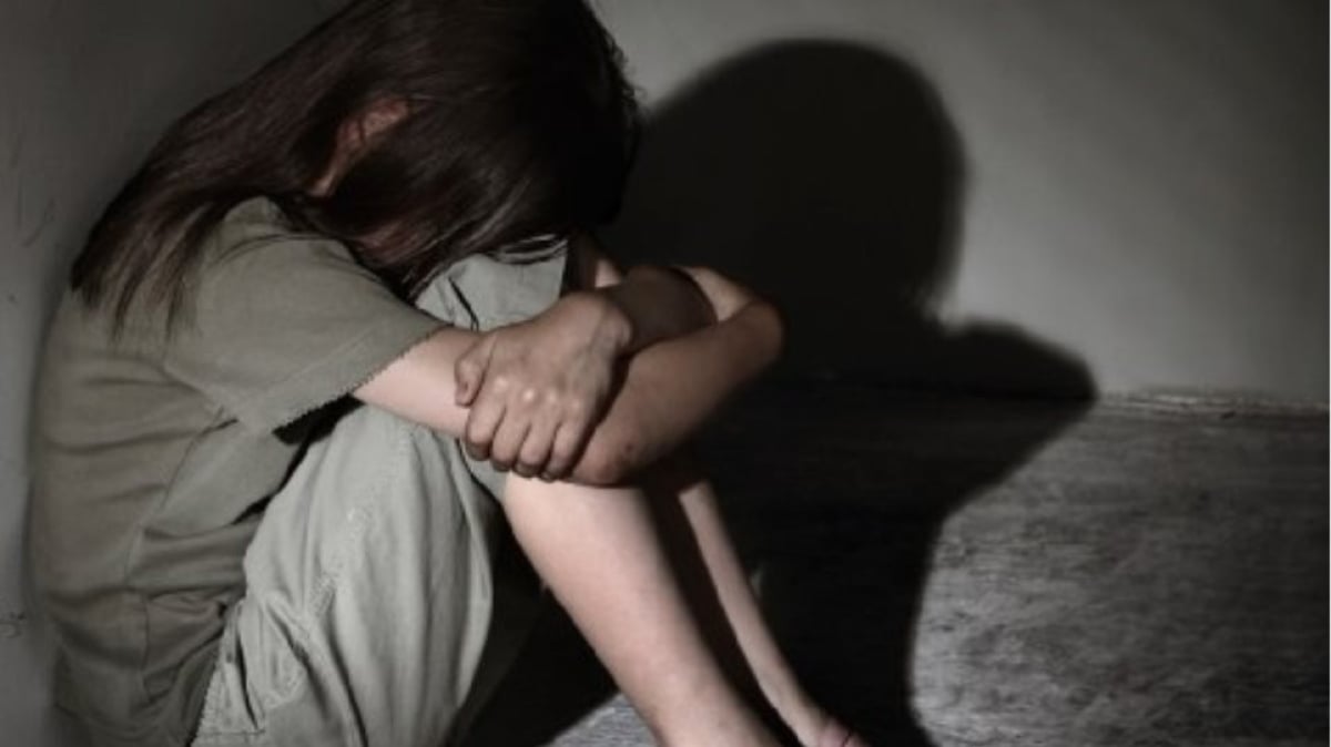 Φρίκη στο Λαύριο: Συνελήφθη 33χρονος που ασελγούσε στη 13χρονη θετή του κόρη