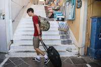 Δημοσκόπηση Pulse: Οι Έλληνες σε ποσοστό 64% θα πάνε διακοπές