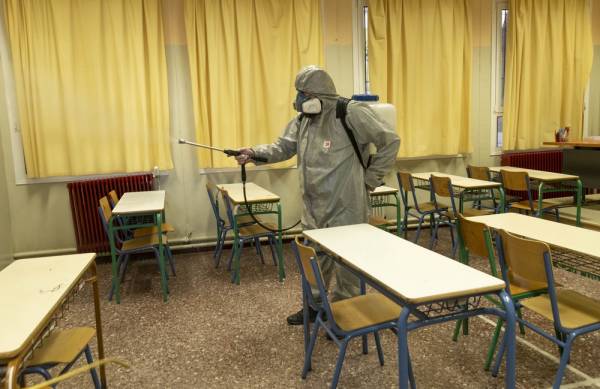 Κορονοϊός στην Ελλάδα - Κλειστά σχολεία: Τι θα γίνει με τις απουσίες των μαθητών