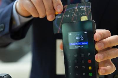 E-banking: Αυτή είναι η νέα απάτη με την ανταλλαγή κάρτας - Τι πρέπει να ξέρετε