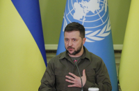 Βολοντίμιρ Ζελένσκι: «Γίνονται διπλωματικές προσπάθειες για τη διάσωση ανθρώπων στη Μαριούπολη»