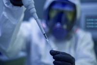 Οργασμός εμβολιασμού του πληθυσμού στη Ρωσία, γράφει ο Δημήτρης Λιάτσος
