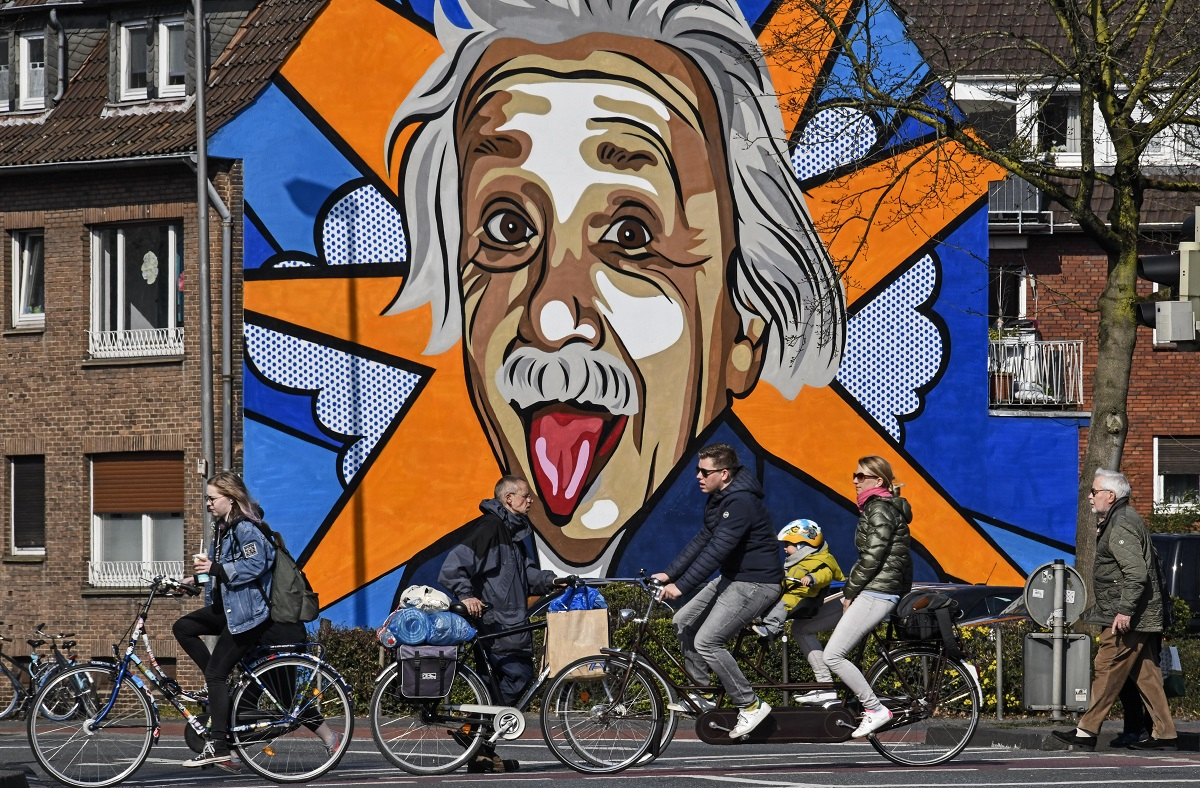 Όταν ο Άλμπερτ Αϊνστάιν «έβγαλε γλώσσα» - 145 χρόνια από την γέννηση του σπουδαίου επιστήμονα