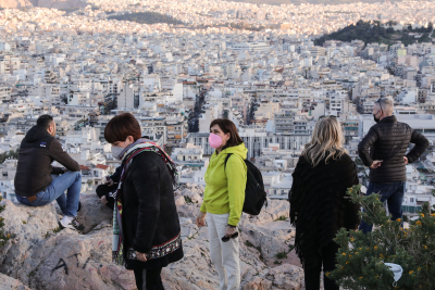Πού εντοπίστηκαν τα 12.108 κρούσματα: 4.170 στην Αττική, «βράζει» το κέντρο της Αθήνας