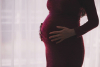 Θεοδωρίδου: Οι έγκυες μπορούν να εμβολιαστούν - Τι είπε για τον θηλασμό