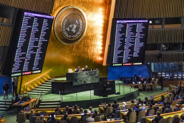 Ισραήλ: «Όνειδος» η έγκριση ψηφίσματος του ΟΗΕ για ανθρωπιστική εκεχειρία στη Γάζα
