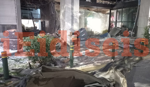 Έκρηξη ισοπέδωσε κατάστημα στο κέντρο του Πειραιά - Ανήκει σε σύντροφο τηλεοπτικής δημοσιογράφου