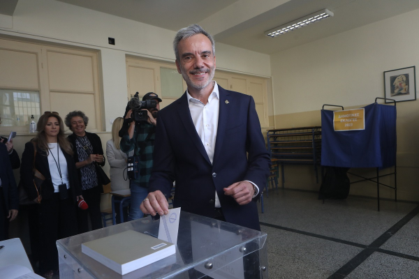 Ψήφισε ο Κωνσταντίνος Ζέρβας στη Θεσσαλονίκη - «Ζήτω την ανανέωση της εμπιστοσύνης»