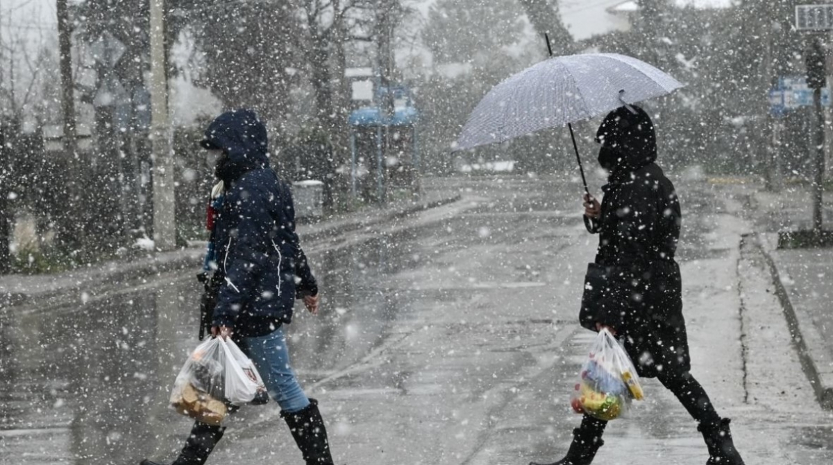 Καιρός: Τοπικές χιονοπτώσεις και σποραδικές βροχές τη Δευτέρα - Πού θα είναι ισχυρά τα φαινόμενα