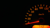 Πόσα χιλιόμετρα μπορείτε να κάνετε με τη βενζίνη στο κόκκινο