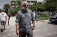 Στα δικαστήρια ο Πέτρος Φιλιππίδης – Μπήκε από την πόρτα του κυλικείου