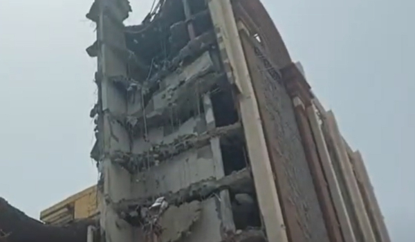 Ιράν: Ακόμα ένας νεκρός από την κατάρρευση 10ώροφου κτηρίου - Δεκάδες εγκλωβισμένοι