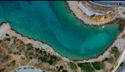 Η ιδανική παραλία της Αττικής για τα μπάνια του Σεπτεμβρίου