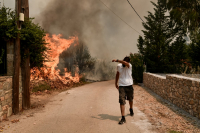Φωτιές στην Ελλάδα: Αντιμέτωπη με την τέλεια καταιγίδα η κυβέρνηση