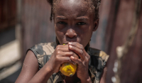 Unicef: Περισσότερα από 100.000 παιδιά λιμοκτονούν στην Αϊτή