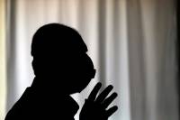 Κορονοϊός: «Νιώθω σαν να έχω άνοια» - Χιλιάδες άνθρωποι έχουν προβλήματα μετά την ανάρρωση