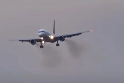 Βίντεο από την πτήση τρόμου της Μάντσεστερ Σίτι - Σαν ακίνητο στον αέρα το αεροπλάνο