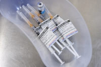 Ποια «κοκτέιλ» εμβολίων επιτρέπουν οι ΗΠΑ για Pfizer, Moderna και Johnson