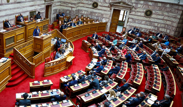 Βουλή: Ψηφίζεται σήμερα ο Κλιματικός Νόμος – Παρέμβαση από Τσίπρα