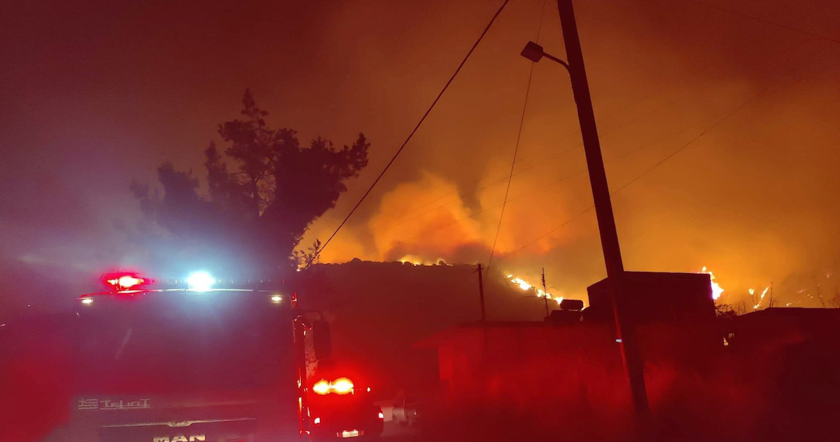 Ρέθυμνο: Ολονύχτια μάχη με τις φλόγες - Εκκενώθηκαν οικισμοί, τραυματίστηκε πυροσβέστης