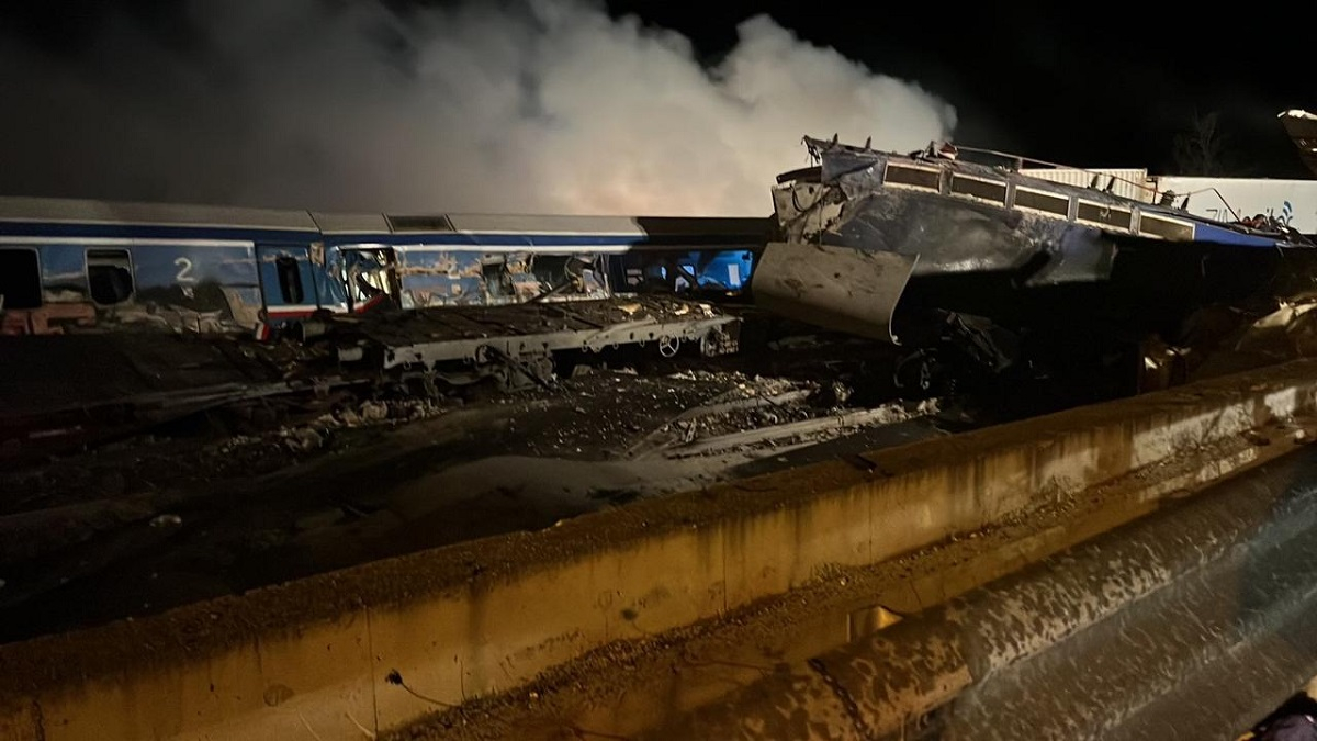 Τέμπη: Σφοδρή σύγκρουση δύο τρένων - Τουλάχιστον δύο νεκροί, δεκάδες τραυματίες