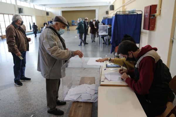 Εκλογές ΚΙΝΑΛ: Ξεπέρασαν τους 150.000 οι ψηφοφόροι έως τις 3 το μεσημέρι