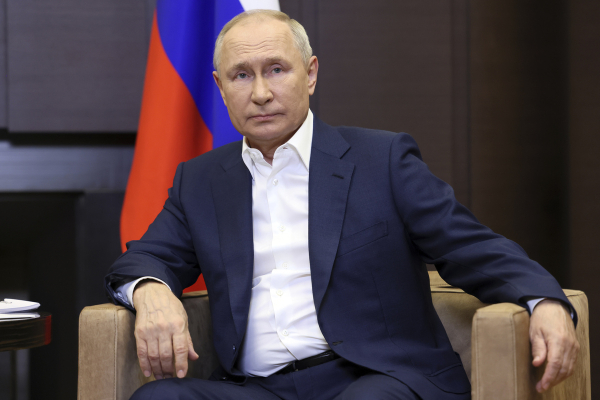 Πούτιν: Οι ΗΠΑ προσπαθούν να λύσουν τα πάντα με κυρώσεις ή με τη βία