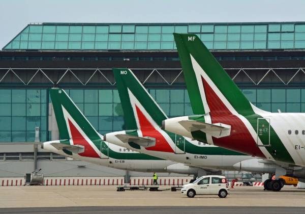 Κορονοϊός στην Ιταλία: Aναστέλλονται όλες οι πτήσεις της Alitalia από και προς το αεροδρόμιο Μαλπένσα