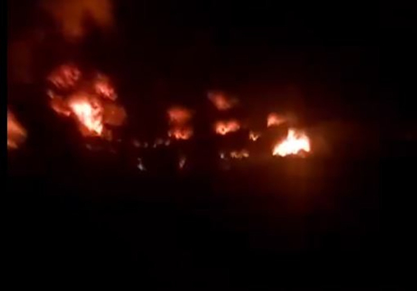 Υπό έλεγχο η φωτιά σε εργοστάσιο κατασκευής πυροσβεστήρων στο Σχηματάρι (Βίντεο)