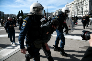 Πανεκπαιδευτικό συλλαλητήριο: Σε συλλήψεις μετατράπηκαν 24 προσαγωγές
